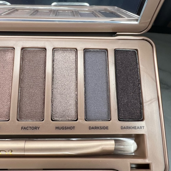 Urban Decay Naked3 Eyeshadow Palette - Picture 7 of 7